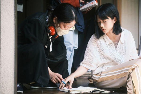 萩原利久＆河合優実のメイキング写真到着　大九明子監督、後半は「2人の勝負みたいなシーンに」