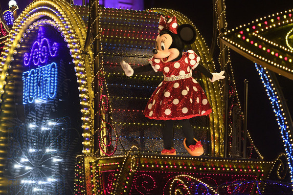 【ディズニー】パレード・花火にキャッスルプロジェクション！東京ディズニーランドで3種のナイトエンターテインメントを満喫