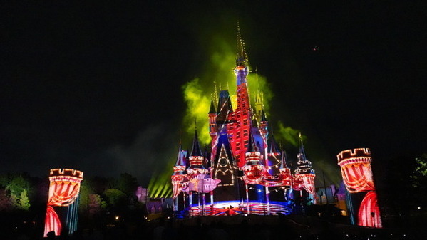 【ディズニー】パレード・花火にキャッスルプロジェクション！東京ディズニーランドで3種のナイトエンターテインメントを満喫