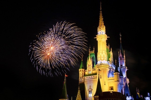 【ディズニー】パレード・花火にキャッスルプロジェクション！東京ディズニーランドで3種のナイトエンターテインメントを満喫