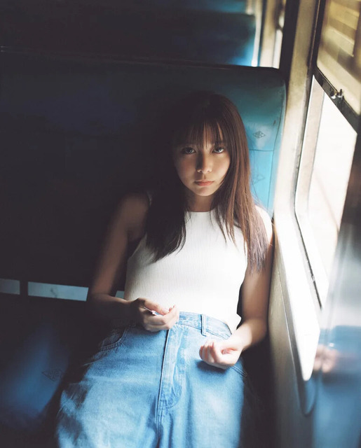 上白石萌歌写真集「charm charm」6月4日発売　予約受付中