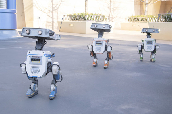 【ディズニー】2足歩行ロボットが新登場！BDXドロイドのアトモスフィアプログラム