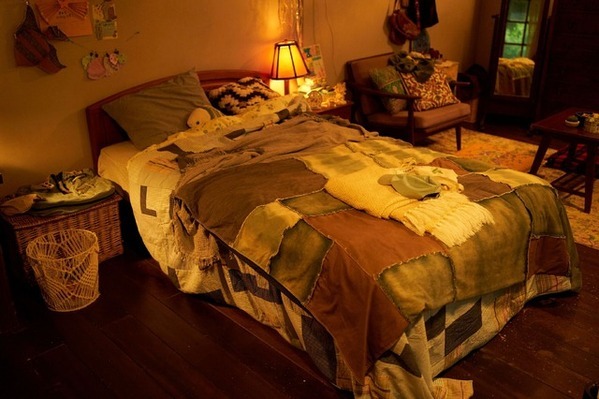 『片思い世界』世界観作り出す衣装とインテリアの裏側