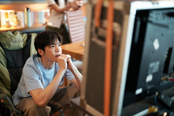 Snow Man向井康二、タイでクランクイン「DatingGame」Marchと息の合った演技