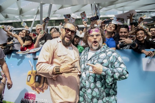 『マイクラ』の名コンビに絶賛集まる！ジェイソン・モモアとジャック・ブラックの仲良し秘話到着