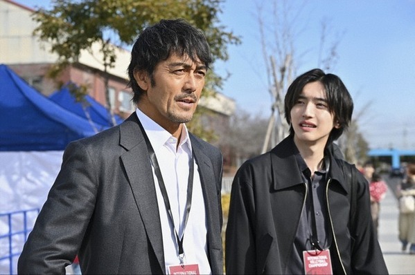 「緊張感漂うスピード展開」「満足感がすごい」スピード感のあるストーリーに期待の声上がる…「キャスター」1話