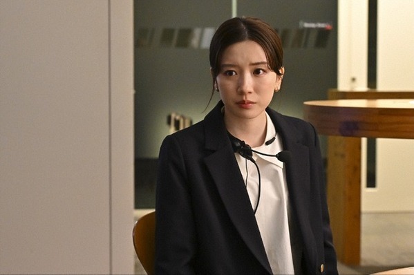 「緊張感漂うスピード展開」「満足感がすごい」スピード感のあるストーリーに期待の声上がる…「キャスター」1話