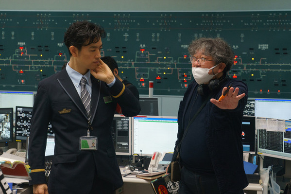 草彅剛から斎藤工まで『新幹線大爆破』新写真＆相関図が一挙解禁