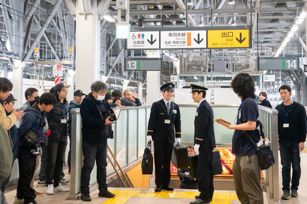 草彅剛から斎藤工まで『新幹線大爆破』新写真＆相関図が一挙解禁