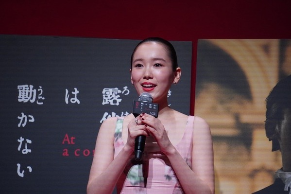 高橋一生と飯豊まりえ、結婚後初めてのツーショット！まったく同じ“懺悔”エピソードも披露