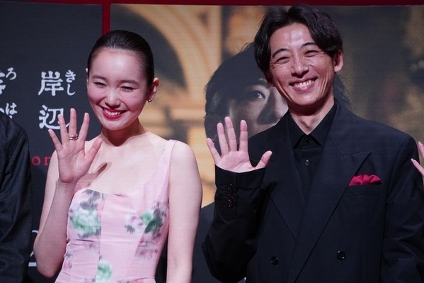 高橋一生と飯豊まりえ、結婚後初めてのツーショット！まったく同じ“懺悔”エピソードも披露