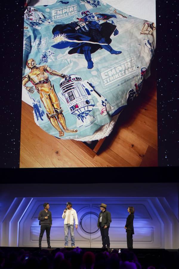 ライアン・ゴズリング登場で会場熱狂、新作映画『スター・ウォーズ／スターファイター』発表