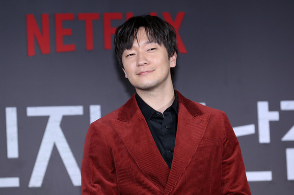 「私の解放日誌」から3年…硬軟自在の色気を放つソン・ソックが新たな魅力見せる？