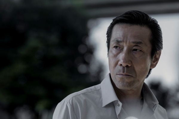 岸谷五朗＆甲本雅裕＆北村匠海、丸山隆平“金子”の日常を揺るがす『金子差入店』新場面写真