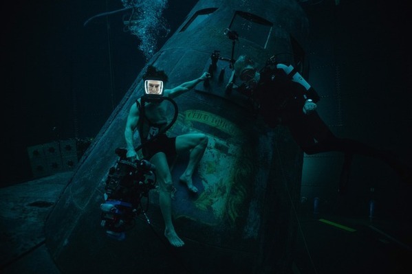 トム・クルーズ、潜水スタントに挑む！『ミッション：インポッシブル』極限の撮影現場を捉えた特別映像