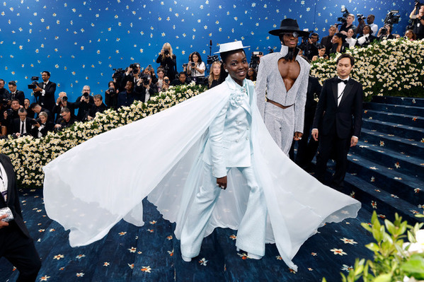 メットガラでリアーナが第3子妊娠を公表 ゼンデイヤ＆アンナ・サワイらも登場