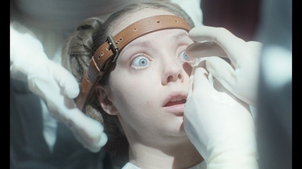 絶叫が響き渡る！麻酔なしで行う昔々の痛烈な美容術3選『アグリーシスター』コンセプトムービー