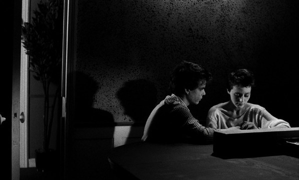 レオス・カラックス、美しいモノクロームの長編デビュー作『ボーイ・ミーツ・ガール 4Kレストア版』予告編