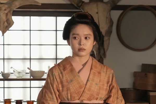 「ばけばけ」第74回あらすじ・場面写真　ヘブンが山橋薬舗にいると知ったトキは、探しに訪れるが、中にはヘブンの姿はどこにも見当たらない…1月15日放送