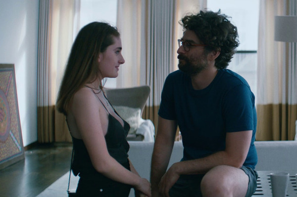 パパ活相手とお葬式で遭遇!?『Shiva Baby シヴァ・ベイビー』本編映像