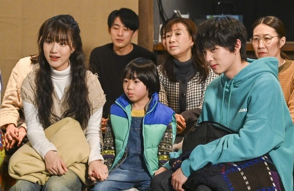 「こわすぎる」「抱え込まないで」NAZEメンバー・ドヒョクのピンチに心配の声…中村倫也主演「DREAM STAGE」第5話