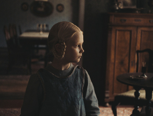 「生きているか死んでいるか どこでわかるの？」少女たちの抱える得体の知れない不安捉える『落下音』本予告＆シーン写真