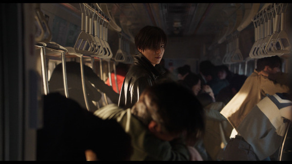 イ・ミンホのチート級無双アクション本編映像＆ゲームのような世界観の場面写真到着『全知的な読者の視点から』