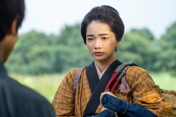 「風、薫る」第1回あらすじ・場面写真　一ノ瀬りん（見上愛）のもとに、ある日、幼なじみの虎太郎（小林虎之介）から思いもよらない知らせが…3月30日放送