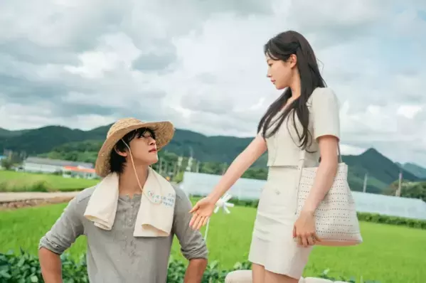 アン・ヒョソプが村人たちの勢いに圧倒されキムチを漬ける？「本日も完売しました」1話・2話ビハインド映像公開