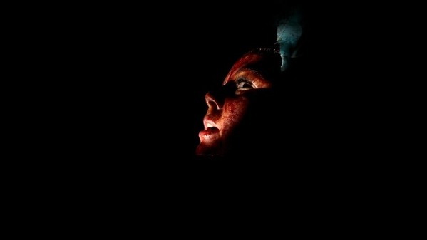 途中退場者続出の閲覧注意ホラーが日本上陸『アウトウォーターズ 裂けた砂漠』6月26日公開