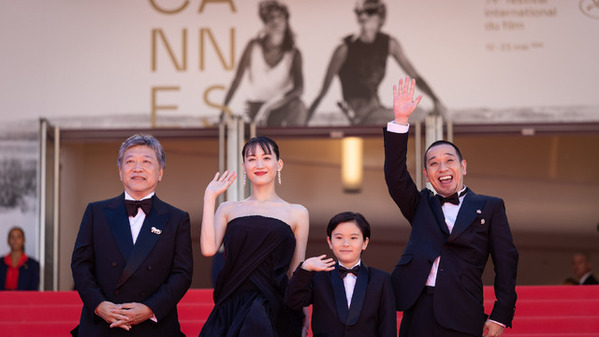 「眼差しの繊細なニュアンスが素晴らしい」綾瀬はるか＆大悟に絶賛集まる『箱の中の羊』カンヌで9分間のスタンディングオベーション