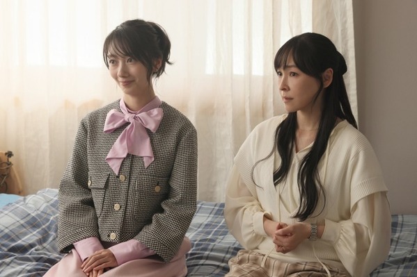 「沁みる」「好き」波瑠“ルナ”がつないだ麻生久美子“涼子”と遠藤久美子“さつき”の友情に歓喜の声上がる…「月夜行路―答えは名作の中に―」第7話