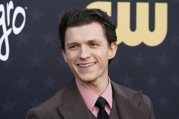 トム・ホランド、導かれる側から導く側へ「次のスパイダーマンのメンターになりたい」