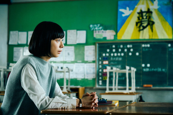 “担任教師”夏帆、感情が抑えきれず髪の毛を引き抜く...『四月の余白』本編映像&新場面写真