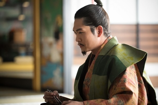 「豊臣兄弟！」第27回あらすじ・場面写真　信長が家康を接待していたが、食事に毒が盛られていたことが発覚…7月12日放送