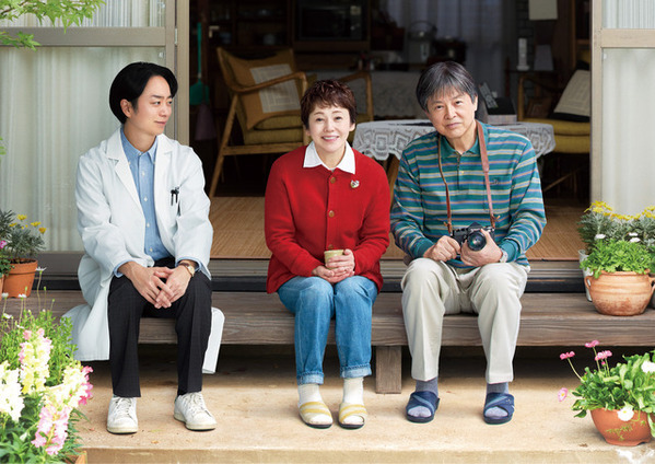 櫻井翔が認知症専門医として共演、大竹しのぶ＆三浦友和W主演『ぼけ日和』2027年公開決定