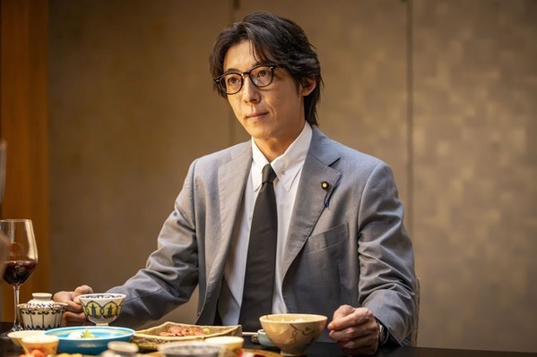 「夏目劇場」「声出して笑った」高橋一生“夏目”の「だよな～～」に視聴者大爆笑「ポリティカルパン」3話