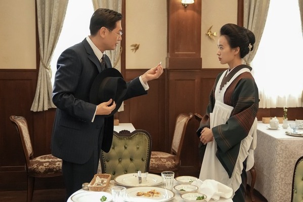 「ブラッサム」第23回あらすじ・場面写真　珠が働く店には、一流の文芸雑誌の敏腕編集長・黒崎大三郎と副編集長・山中勇三が訪れていた…10月28日放送