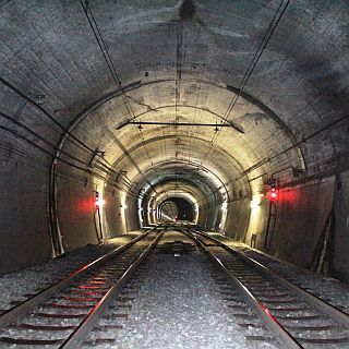 西武鉄道、夏休みに親子向けツアー企画3種類 - 車両基地&amp;トンネル見学など