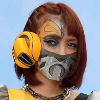 南明奈、ざわちんのものまねメイクでバンブルビーに変身!「すごい!」