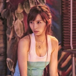 市川由衣、セクシー衣装で胸元強調! 『TOKYO TRIBE』場面写真が初公開