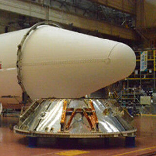川崎重工、「はやぶさ2」を搭載するH-IIAロケット用フェアリングを出荷