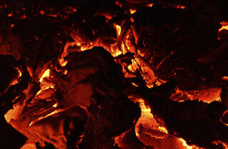 御嶽山が7年ぶりに噴火、既に火山灰被害も - 気象庁は入山規制を求める