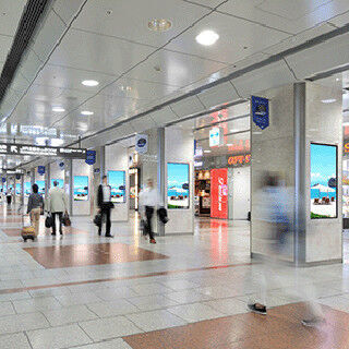 JR名古屋駅のデジタルサイネージ、シャープがディスプレイを納入