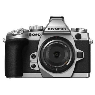 オリンパス、OM-D E-M1 シルバーの発売日は10月10日