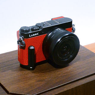 「LUMIX GM」予約でハンドグリップがもらえるキャンペーン - パナソニック