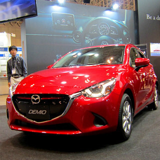 マツダ新型デミオ、「CEATEC JAPAN 2014」で公開"2段構え"の安全技術とは?