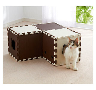 猫の秘密基地!? 自由な形に組み立てられる猫トンネルが便利