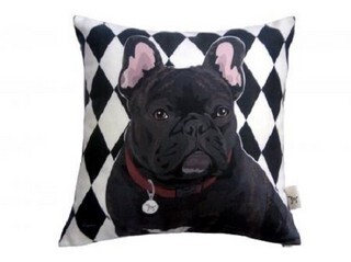 フレンチブルドッグのリアルなクッションが登場!