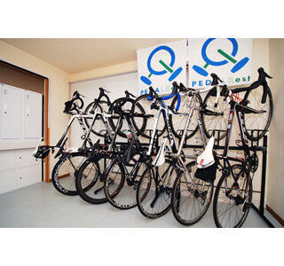 東京都・西新宿にロードバイク専用&quot;室内&quot;自転車駐輪場誕生! シャワー付き